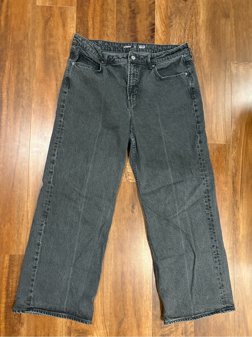 Old Navy Women’s Black Extra High Rise Wide-Leg Jeans. Women’s Faded Black 14p